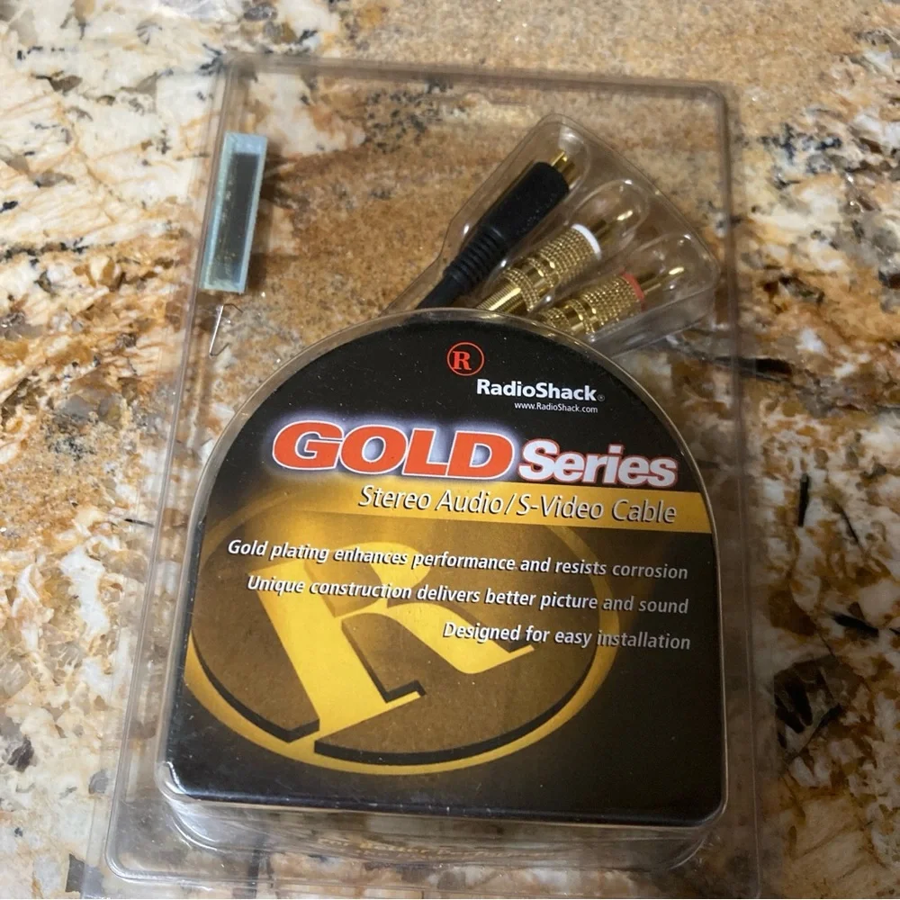 Gold Series Stereo Audio/S-Video Cable 3 ft